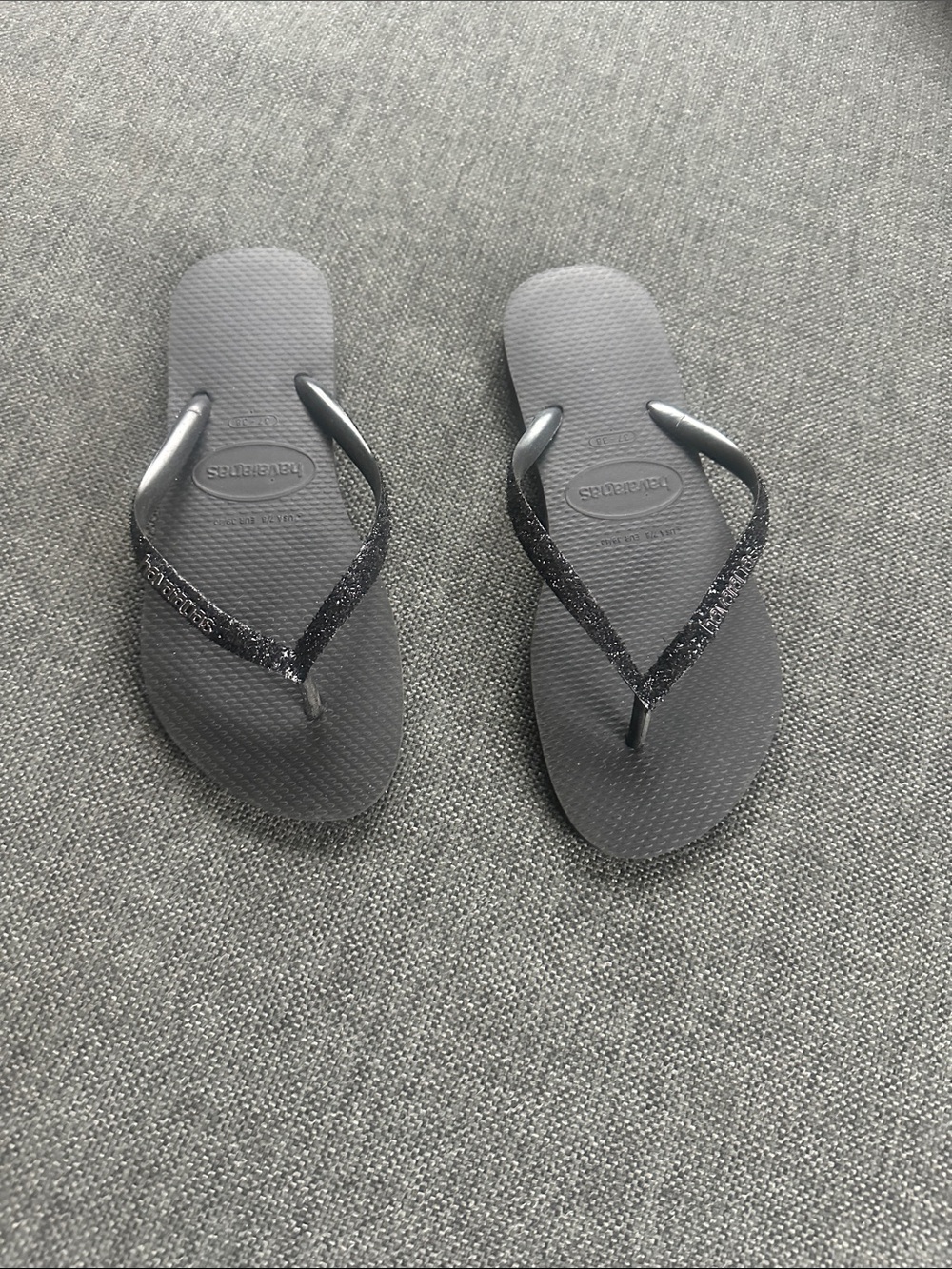 Havaianas Women's Slim Glitter Flip Flops - Gray